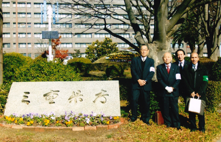 �����{�u���b�N�l���T�Ԋ����ʐ^